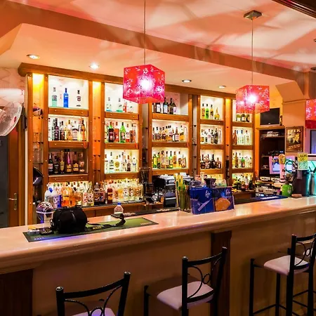 Costas 2* Kalamákion